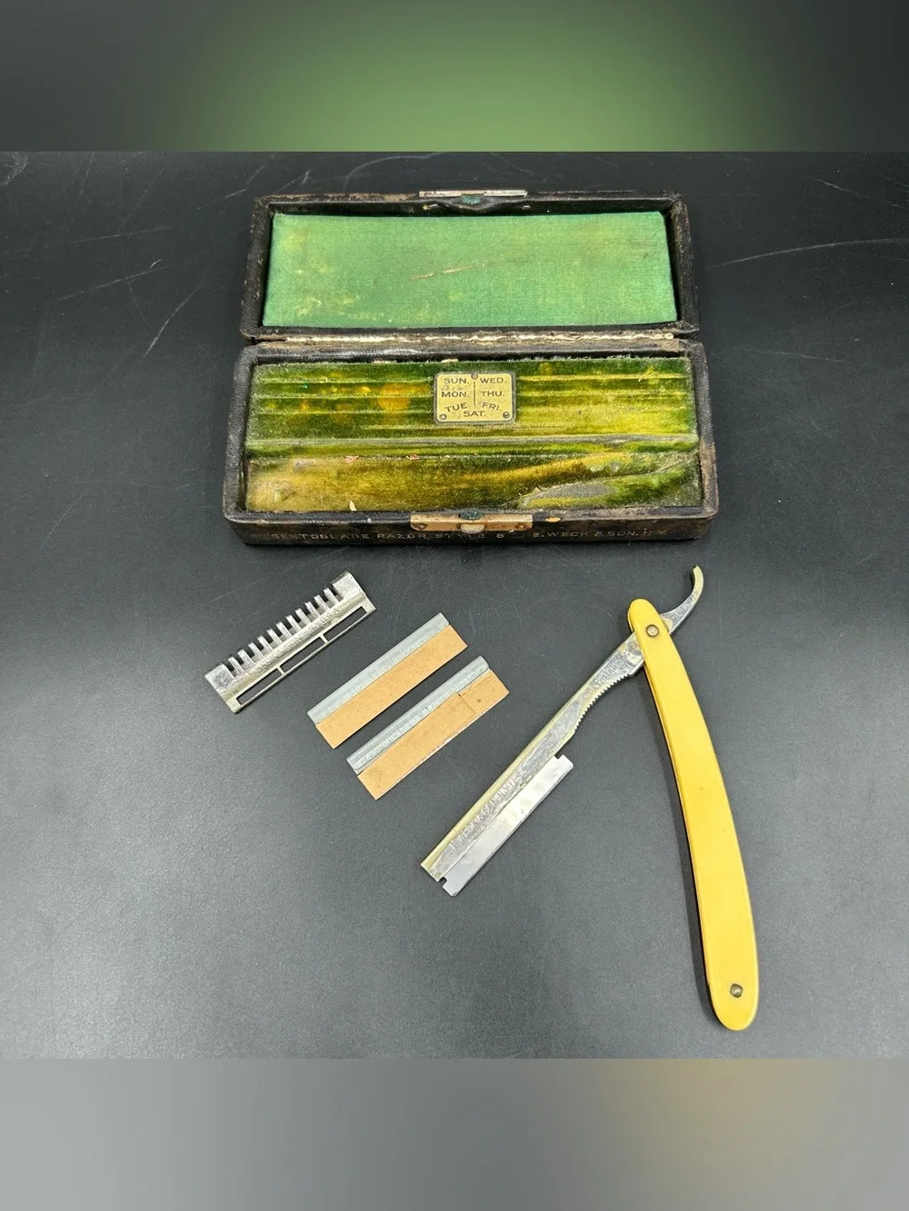 Vintage E Weck & Son Sextoblade Straight Razor Set Style B Case Extra Blades USA
